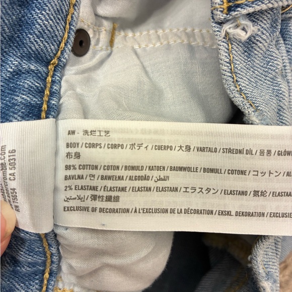 Abercrombie Curve Love High Rise MD Shorts 26/2 Light Wash Denim Frayed Hem - Picture 5 of 6